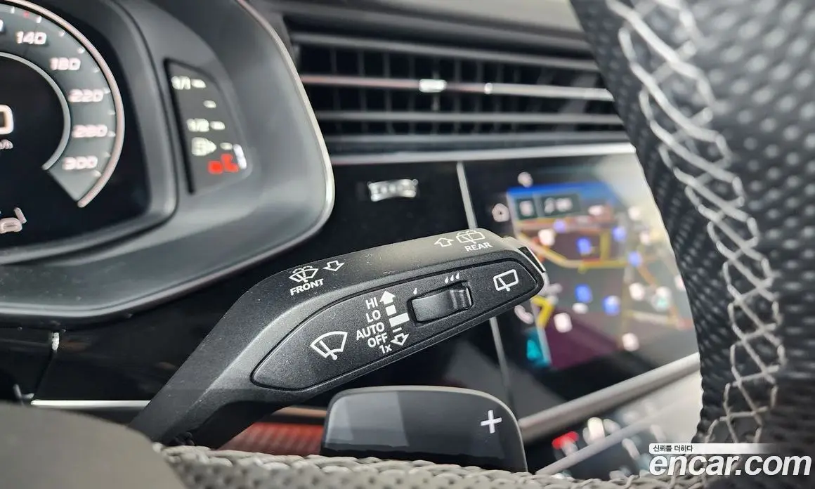 Audi SQ7 2025 4.0 автомат (гидро), фото 44