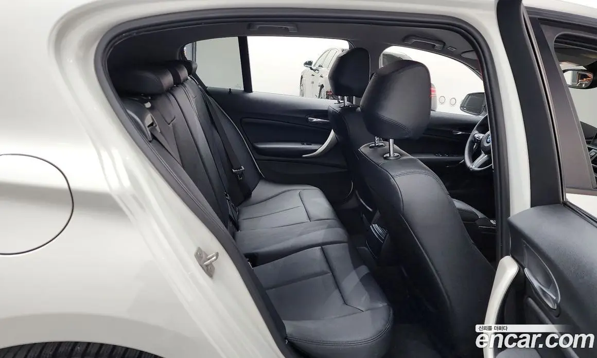 BMW 1 серия 2017 2.0 автомат (гидро), фото 18