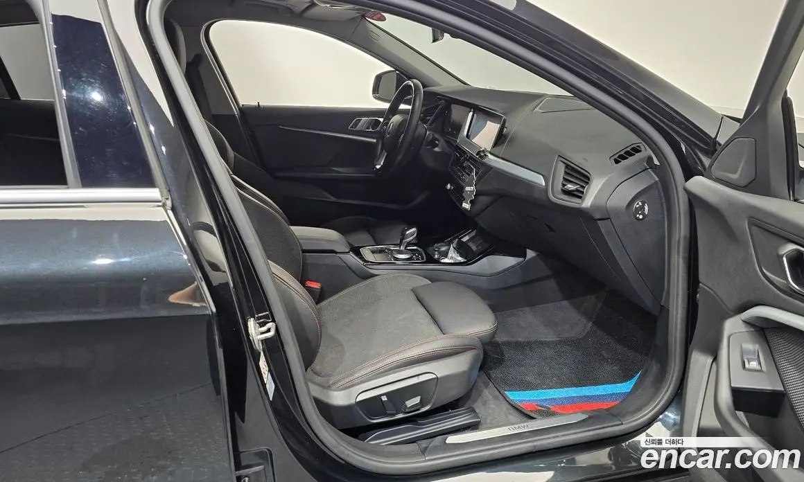 BMW 1 серия 2021 2.0 автомат (гидро), фото 16