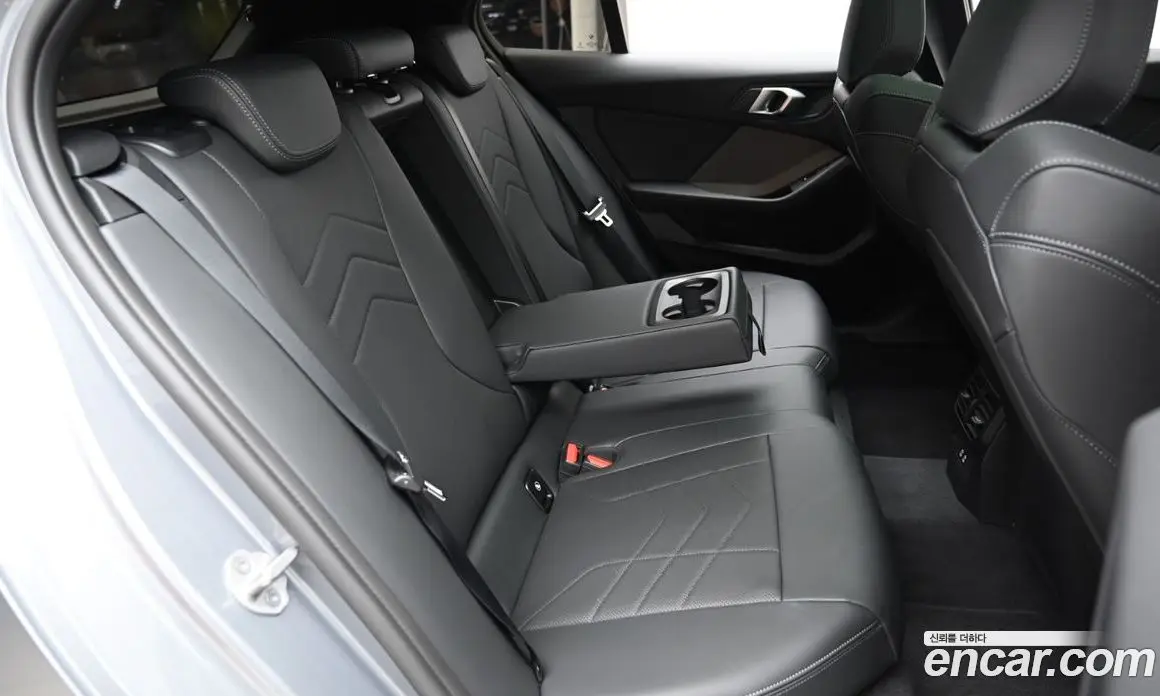 BMW 1 серия 2025 2.0 автомат (гидро), фото 12