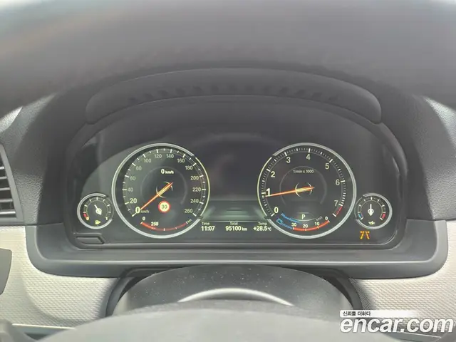 BMW 5 серия 2016 2.0 автомат (гидро), миниатюра 10