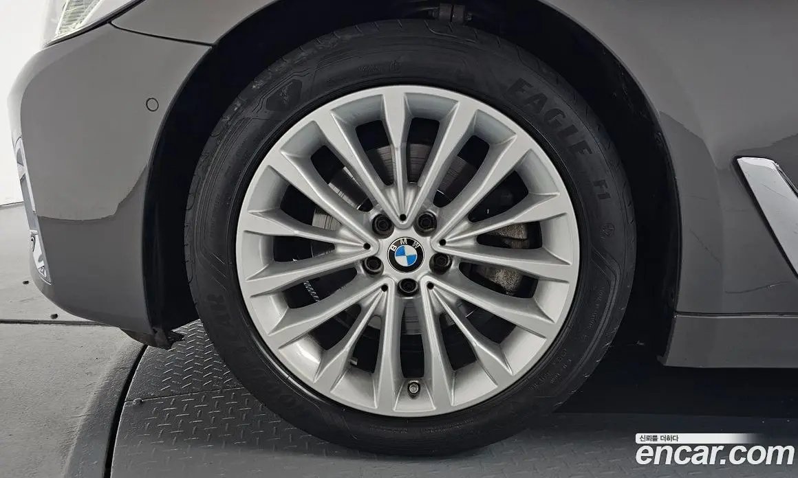 BMW 5 серия 2022 2.0 автомат (гидро), фото 4