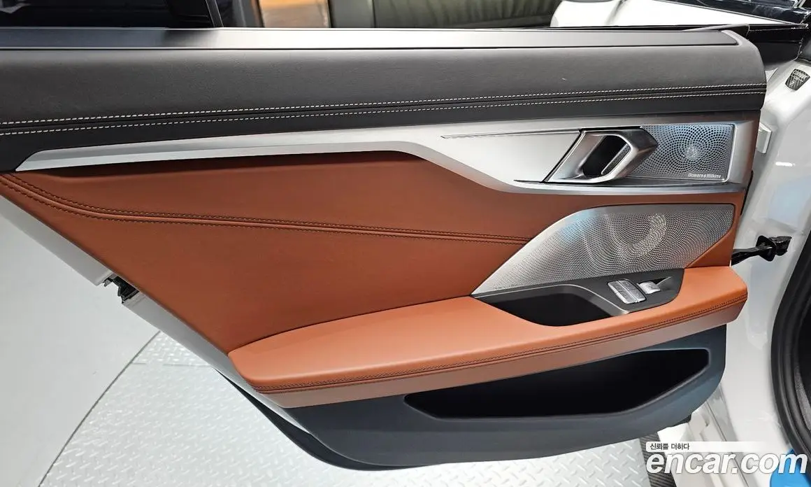 BMW 8 серия 2024 4.4 автомат (гидро), фото 15