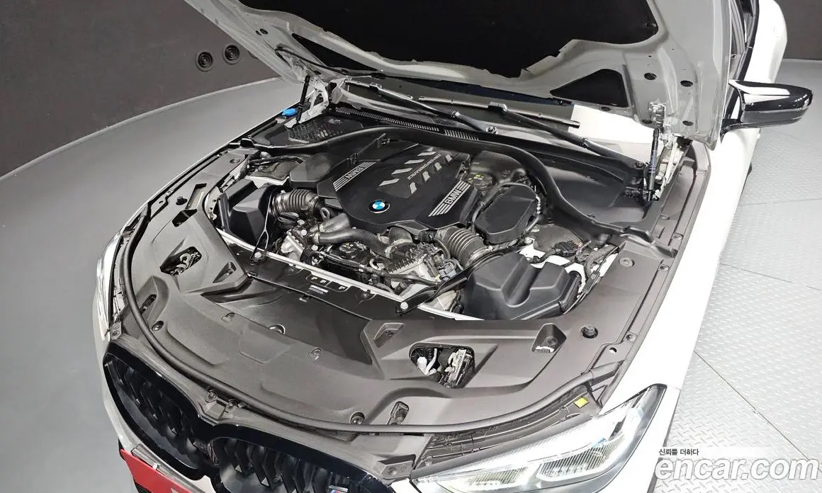 BMW 8 серия 2024 4.4 автомат (гидро), фото 6
