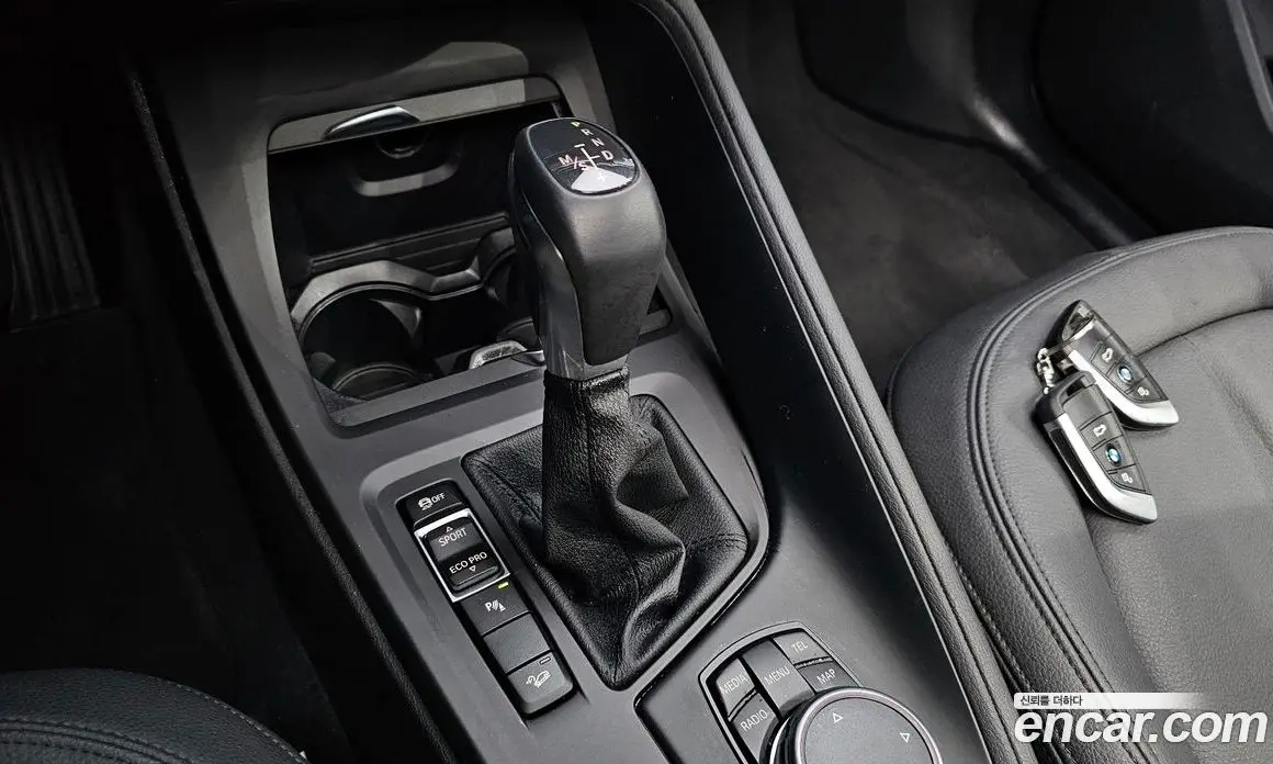 BMW X1 2016 2.0 автомат (гидро), фото 11