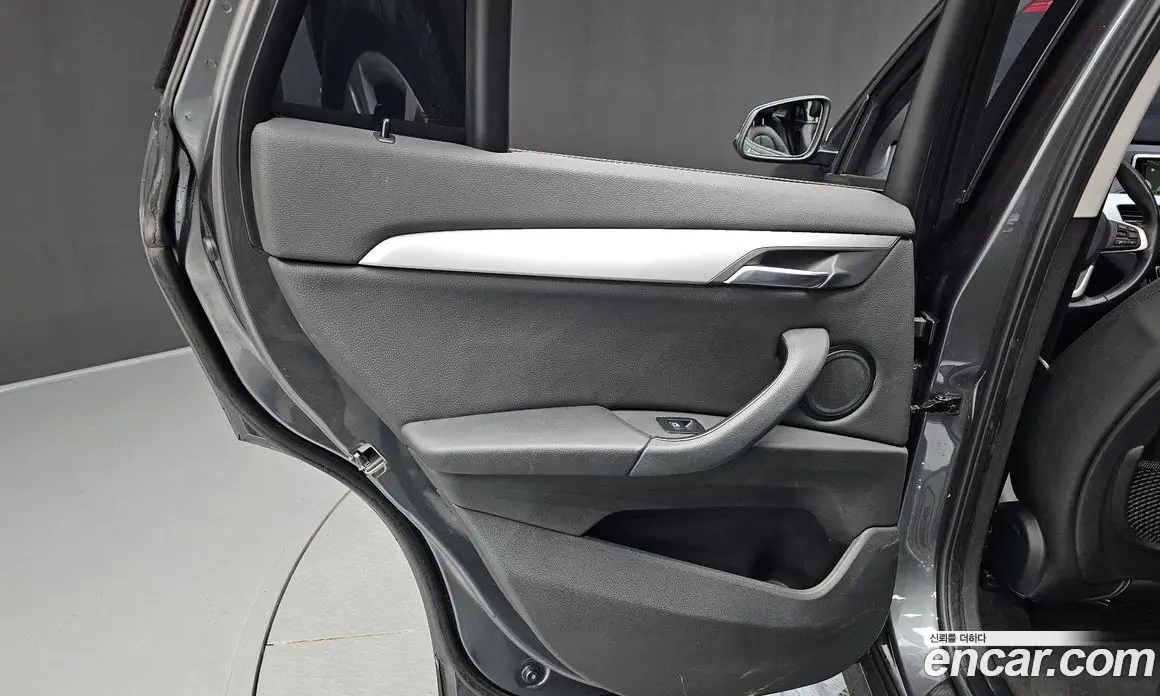 BMW X1 2016 2.0 автомат (гидро), фото 14