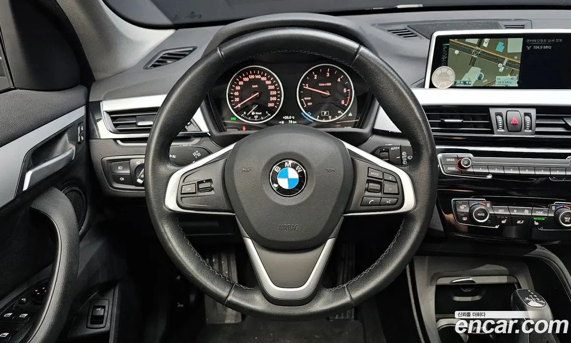 BMW X1 2016 2.0 автомат (гидро), фото 18