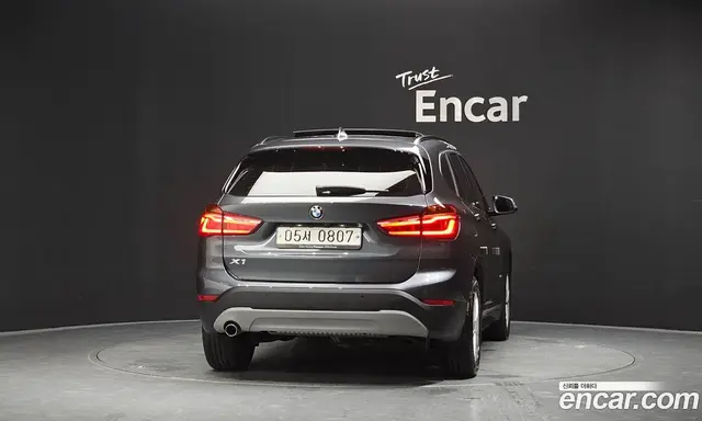 BMW X1 2016 2.0 автомат (гидро), миниатюра 3