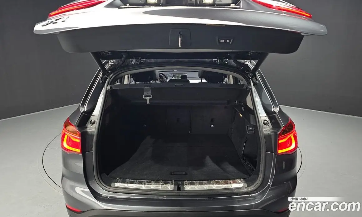 BMW X1 2016 2.0 автомат (гидро), фото 25