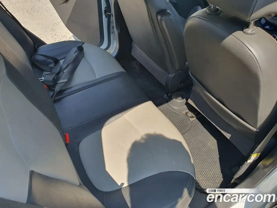 Chevrolet Spark 2012 1.0 автомат (гидро), фото 13