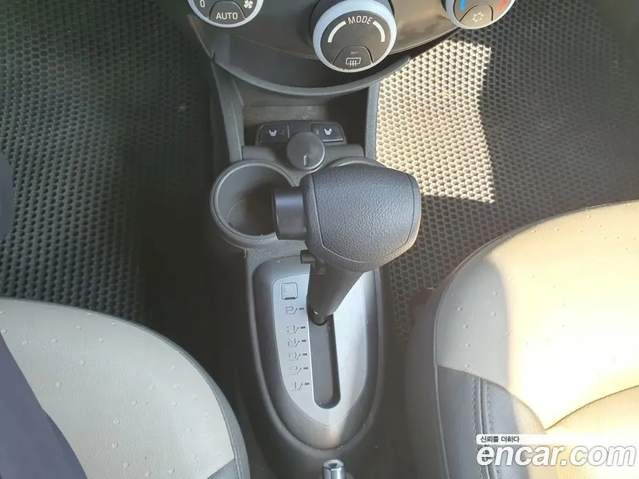 Chevrolet Spark 2012 1.0 автомат (гидро), фото 9