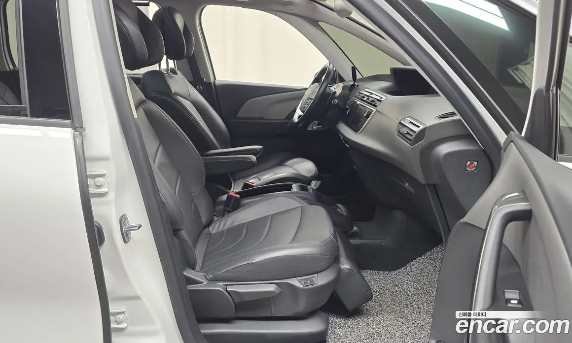 Citroen C4 Spacetourer 2021 1.5 автомат (гидро), фото 10
