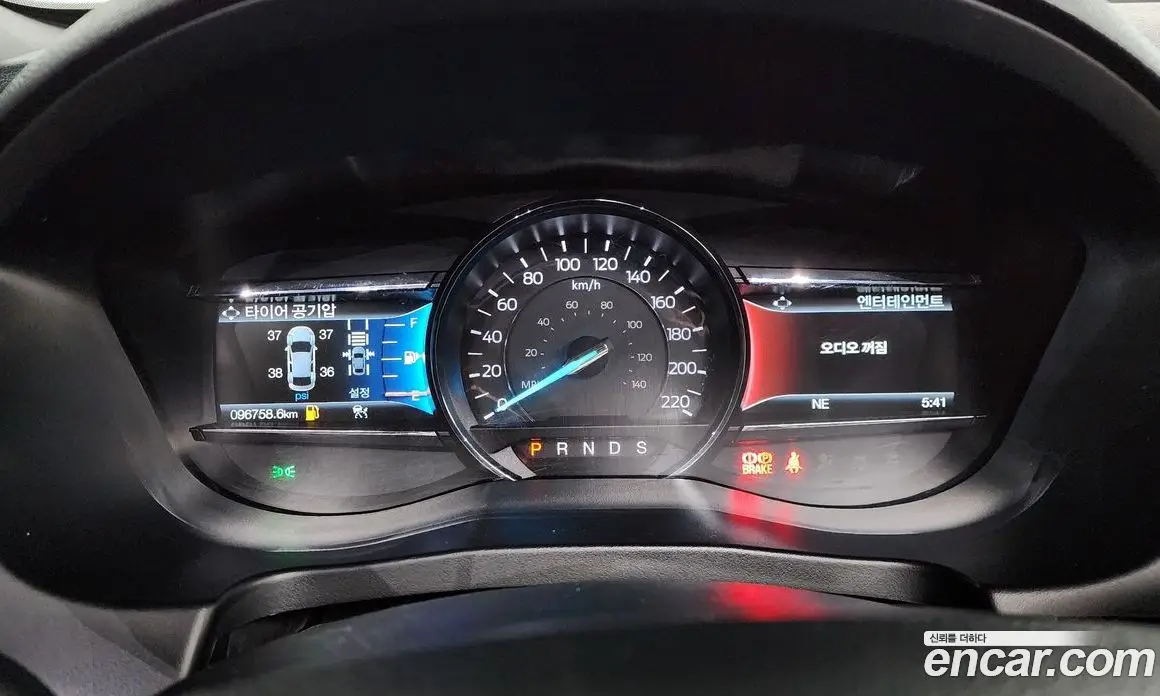 Ford Explorer 2019 3.5 автомат (гидро), фото 11