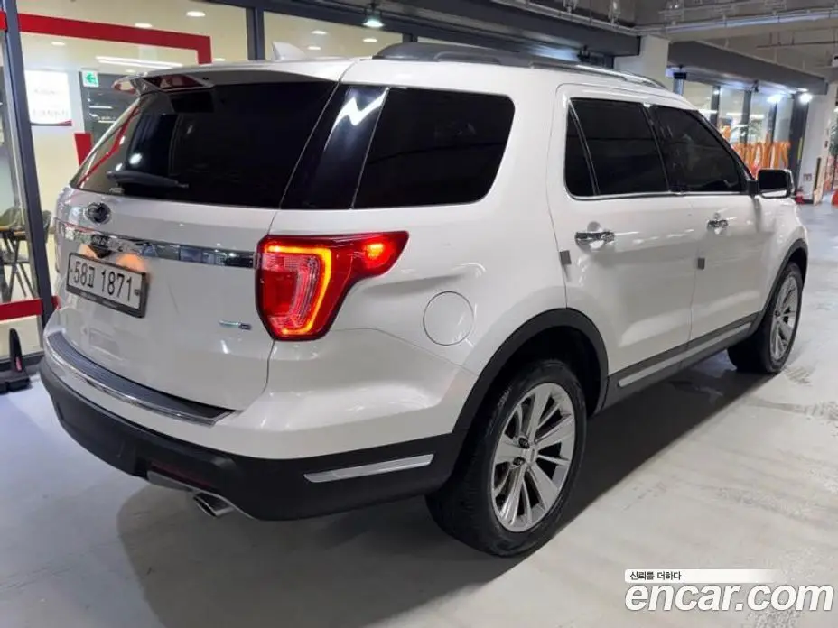 Ford Explorer 2019 2.3 автомат (гидро), фото 4