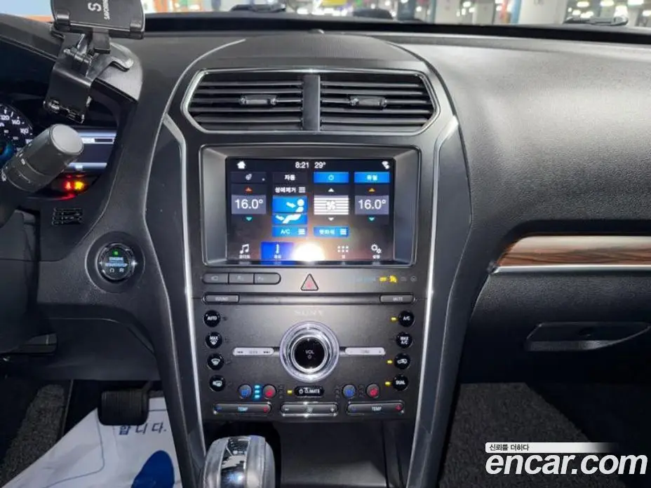 Ford Explorer 2019 2.3 автомат (гидро), фото 10
