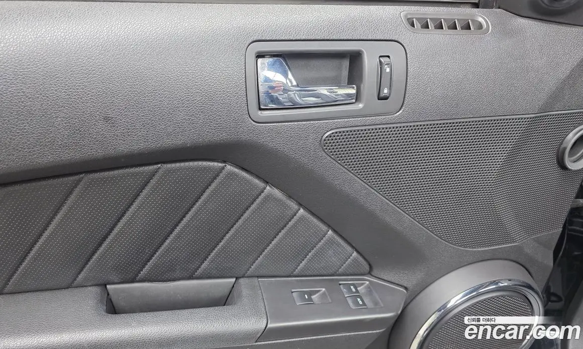 Ford Mustang 2011 3.7 автомат (гидро), фото 17