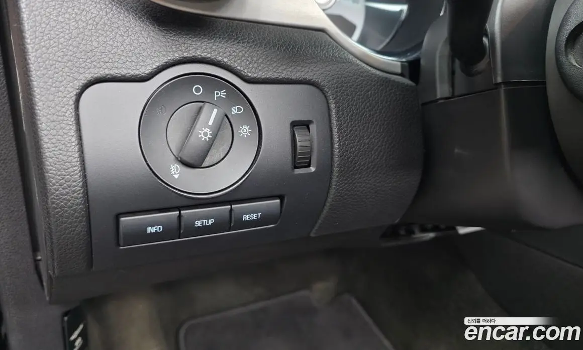 Ford Mustang 2011 3.7 автомат (гидро), фото 18