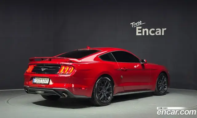 Ford Mustang 2023 2.3 автомат (гидро), миниатюра 2