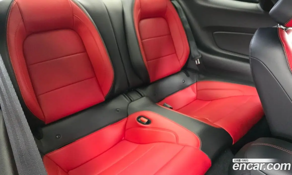 Ford Mustang 2023 2.3 автомат (гидро), фото 17