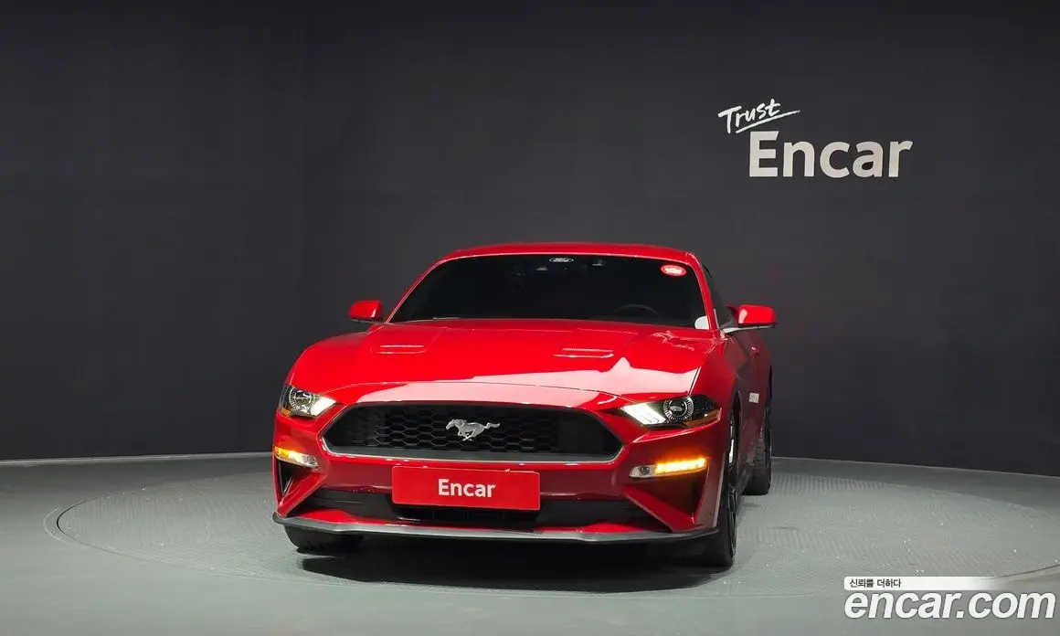 Ford Mustang 2023 2.3 автомат (гидро), фото 3