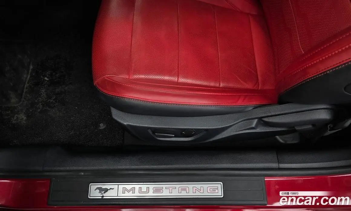 Ford Mustang 2023 2.3 автомат (гидро), фото 29