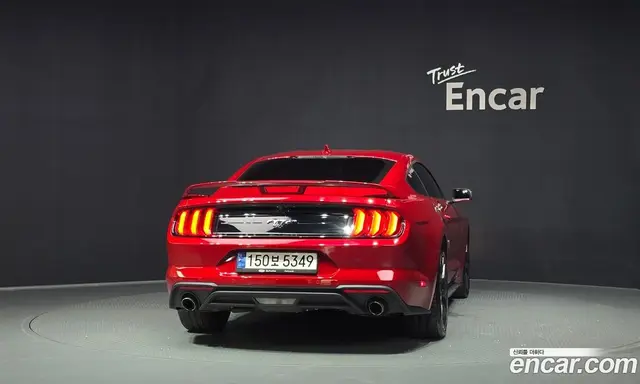 Ford Mustang 2023 2.3 автомат (гидро), миниатюра 4