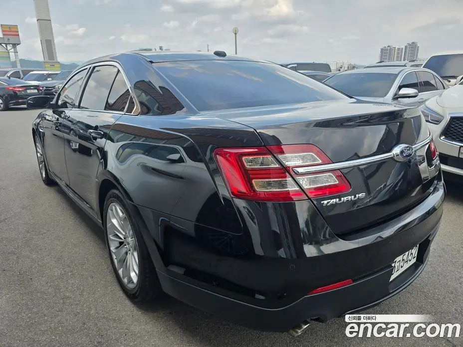 Ford Taurus 2015 2.0 автомат (гидро), фото 17
