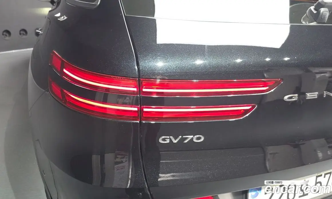 Genesis GV70 2023 2.5 автомат (гидро), фото 8
