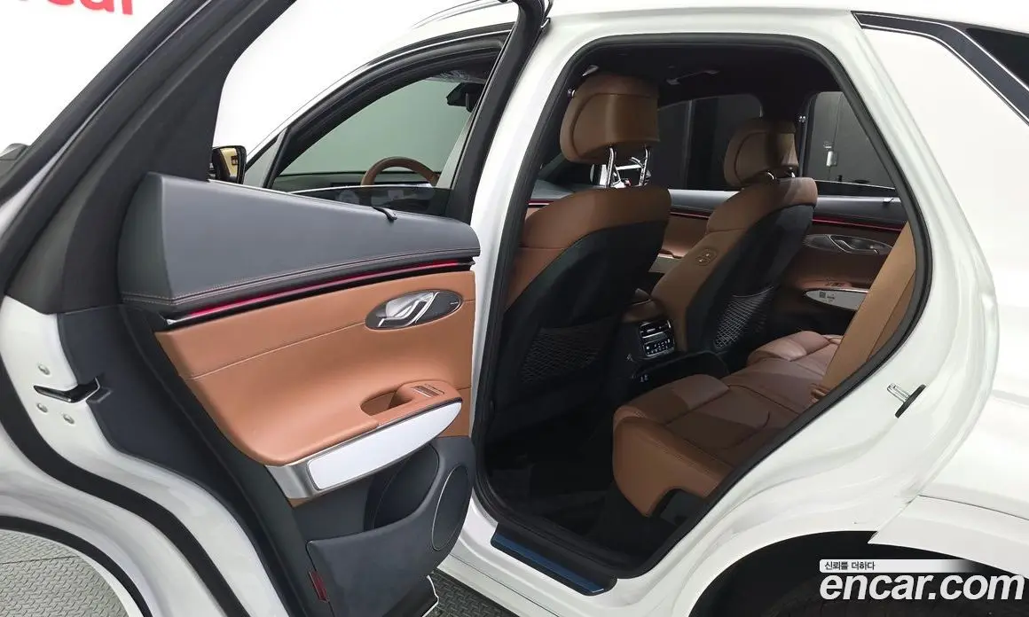 Genesis GV70 2024 2.5 автомат (гидро), фото 16