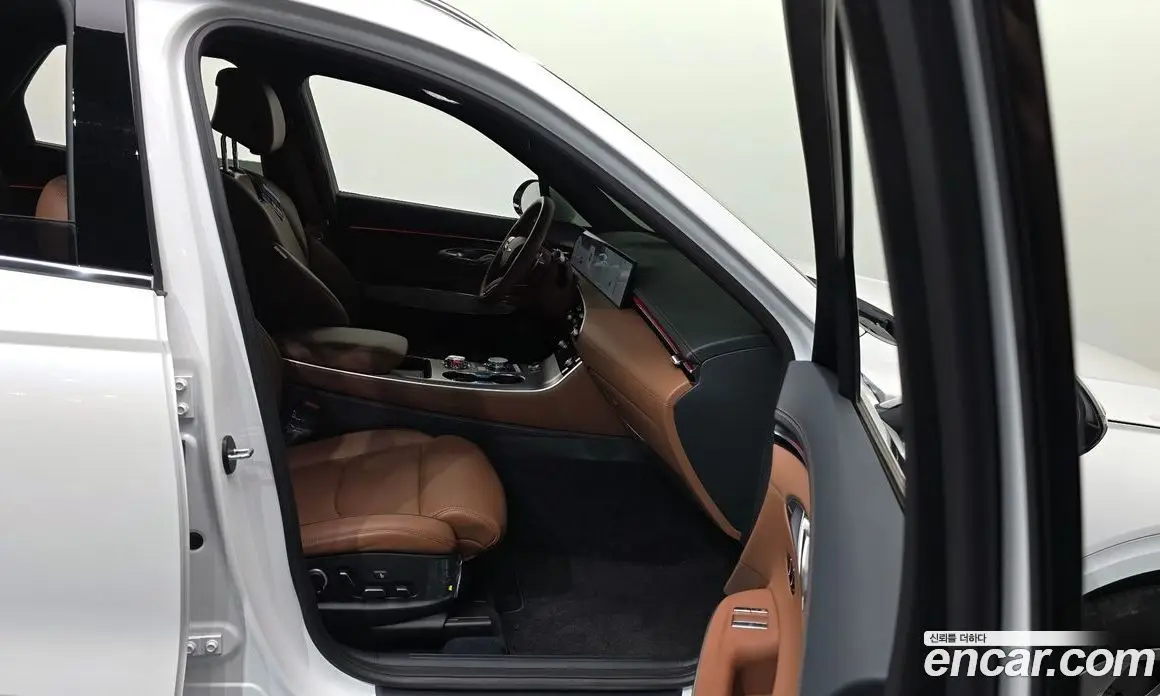 Genesis GV70 2024 2.5 автомат (гидро), фото 17