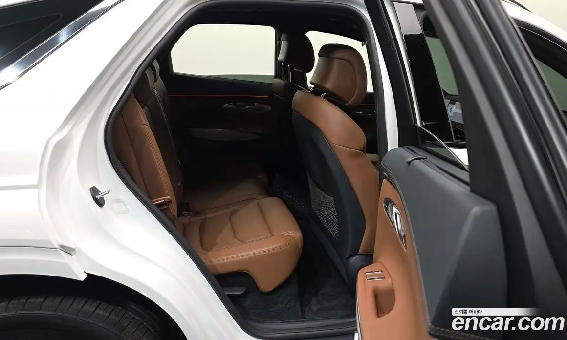 Genesis GV70 2024 2.5 автомат (гидро), фото 18