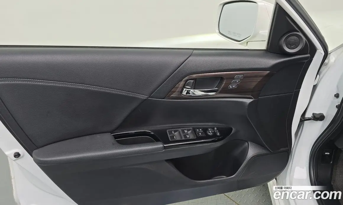 Honda Accord 2017 2.0 автомат (гидро), фото 14