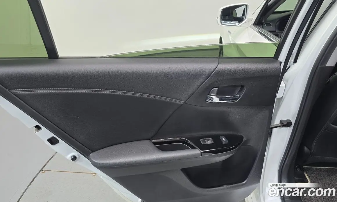 Honda Accord 2017 2.0 автомат (гидро), фото 15