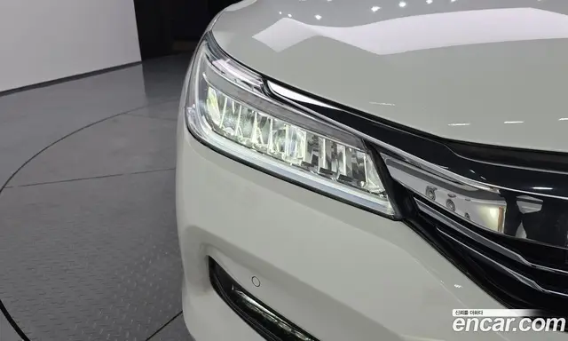 Honda Accord 2017 2.0 автомат (гидро), миниатюра 8