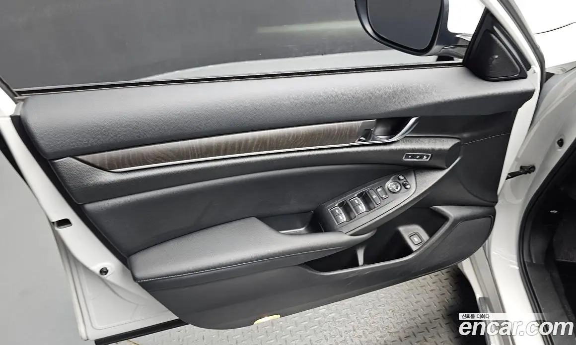 Honda Accord 2022 2.0 автомат (гидро), фото 13