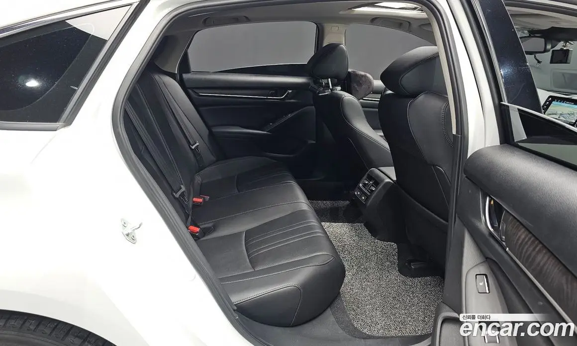 Honda Accord 2022 2.0 автомат (гидро), фото 16