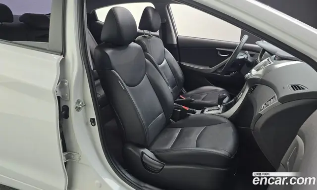 Hyundai Avante 2011 1.6 автомат (гидро), миниатюра 12