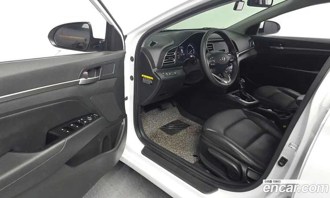 Hyundai Avante 2019 1.6 автомат (гидро), фото 13
