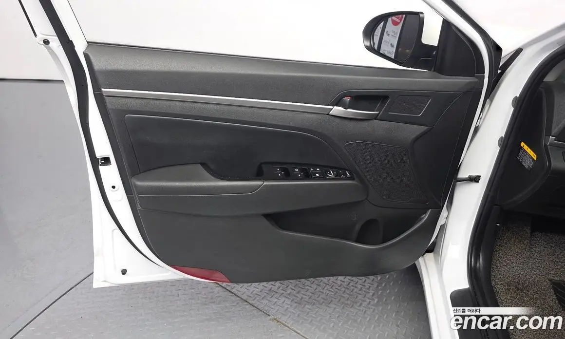 Hyundai Avante 2019 1.6 автомат (гидро), фото 14