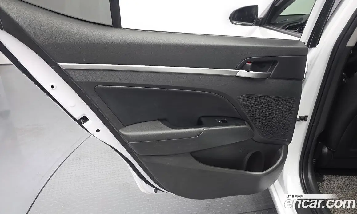 Hyundai Avante 2019 1.6 автомат (гидро), фото 15