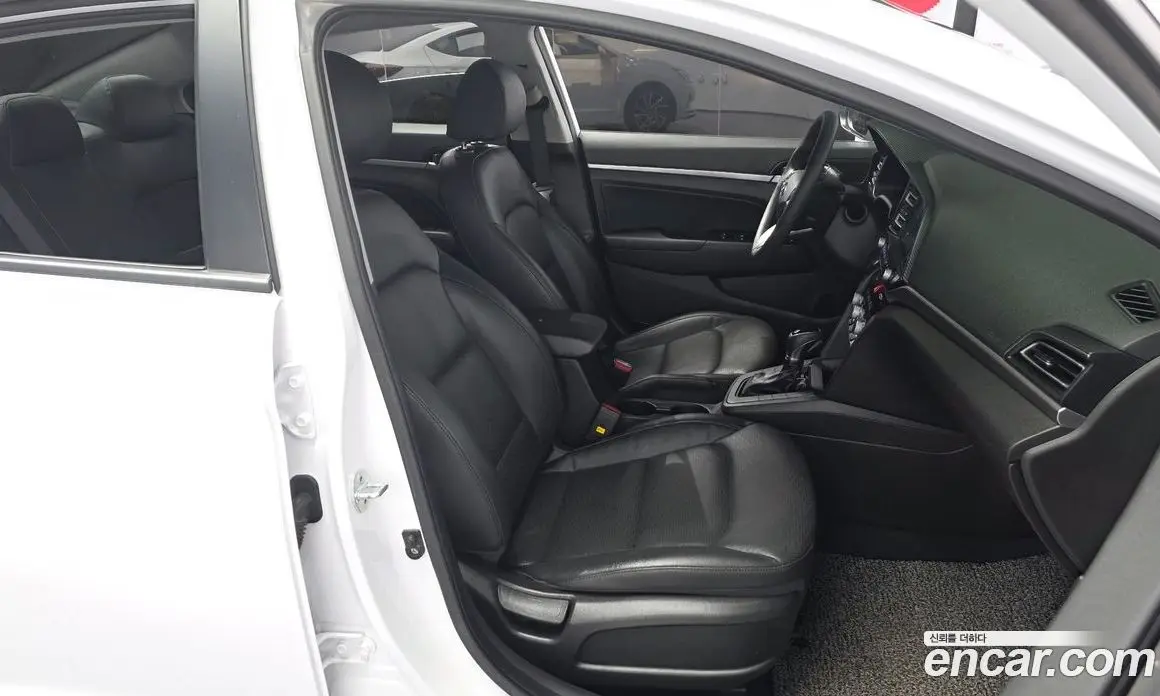 Hyundai Avante 2019 1.6 автомат (гидро), фото 16