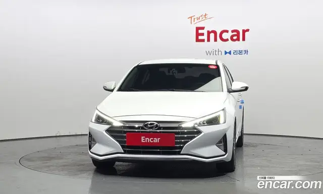 Hyundai Avante 2019 1.6 автомат (гидро), миниатюра 3
