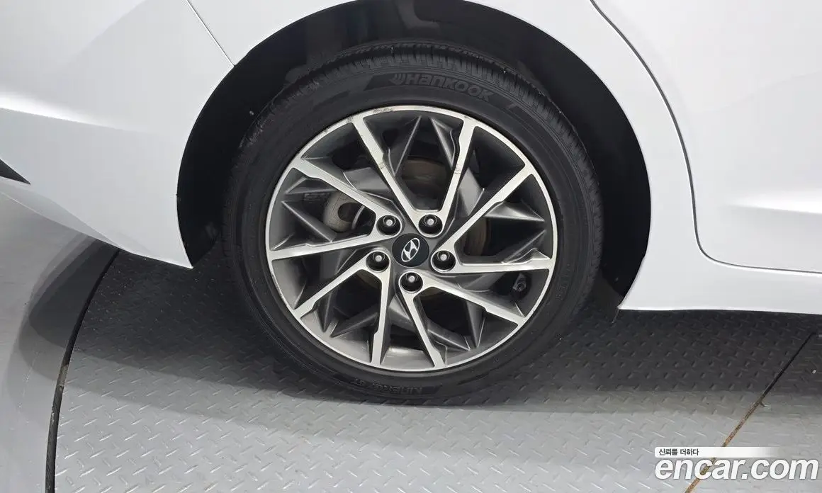 Hyundai Avante 2019 1.6 автомат (гидро), фото 5