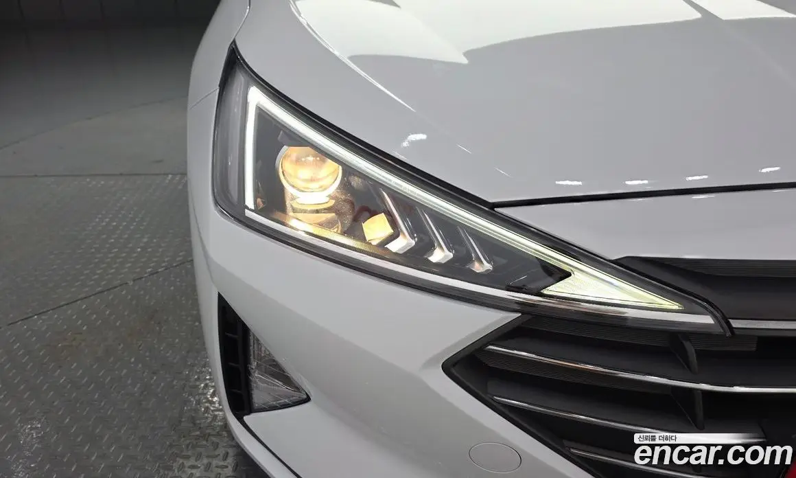 Hyundai Avante 2019 1.6 автомат (гидро), фото 8