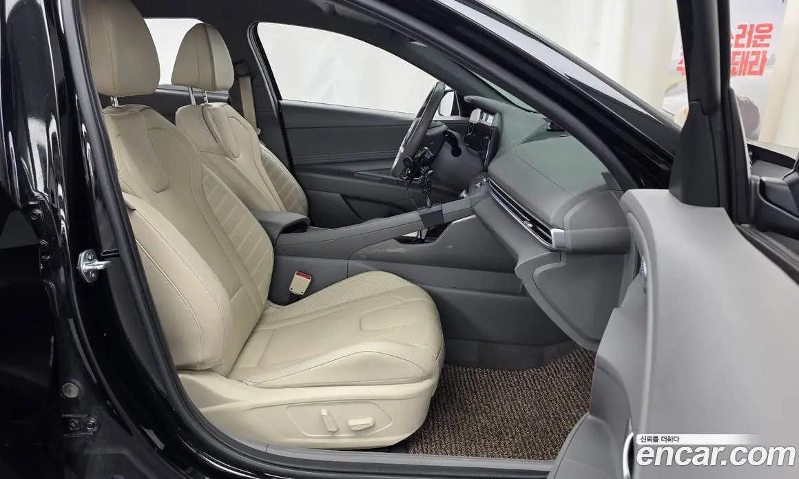 Hyundai Avante 2022 1.6 автомат (гидро), фото 11