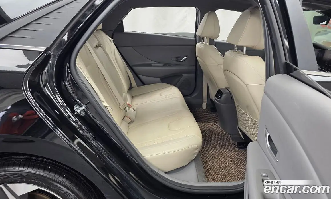 Hyundai Avante 2022 1.6 автомат (гидро), фото 12