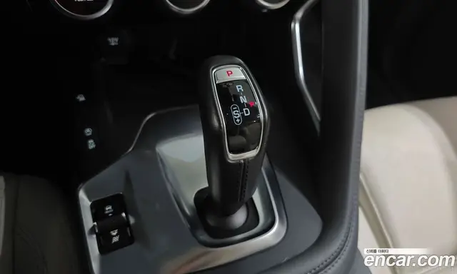 Jaguar E-Pace 2018 2.0 автомат (гидро), миниатюра 12