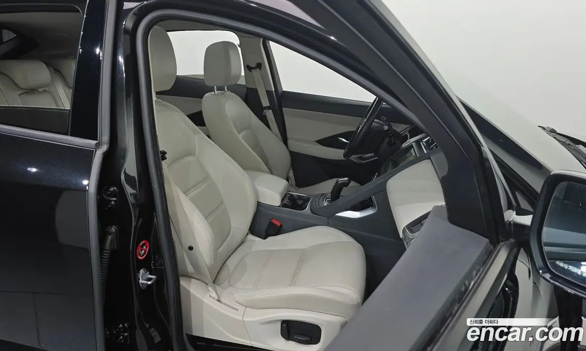 Jaguar E-Pace 2018 2.0 автомат (гидро), фото 16