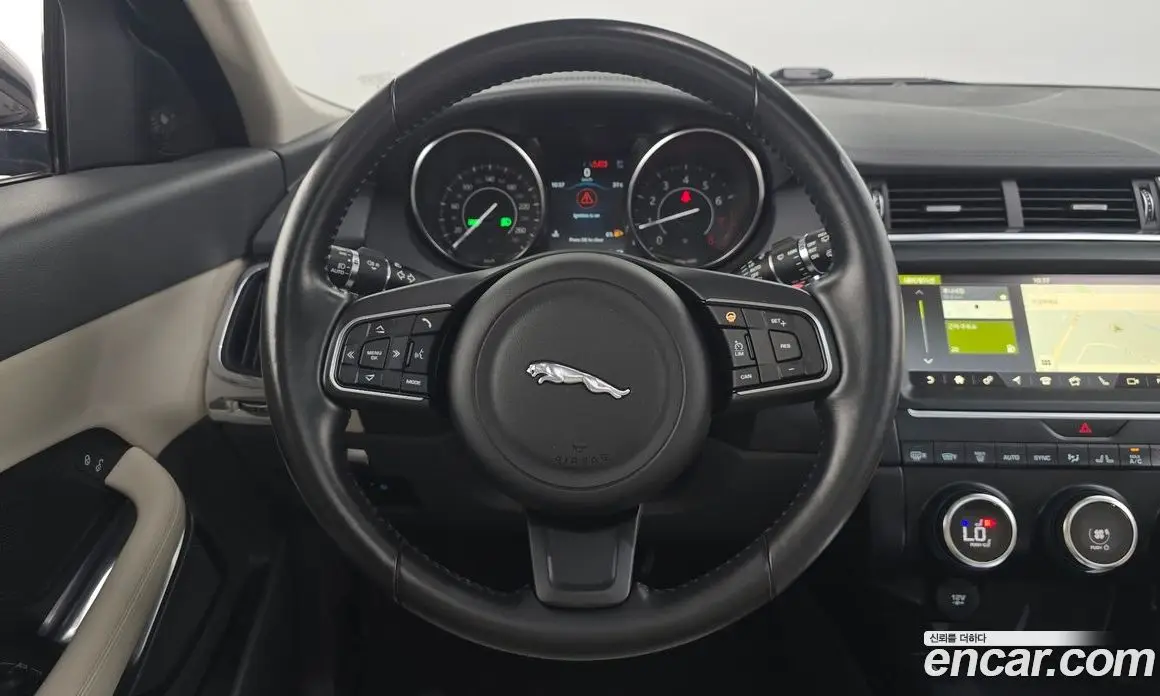 Jaguar E-Pace 2018 2.0 автомат (гидро), фото 20