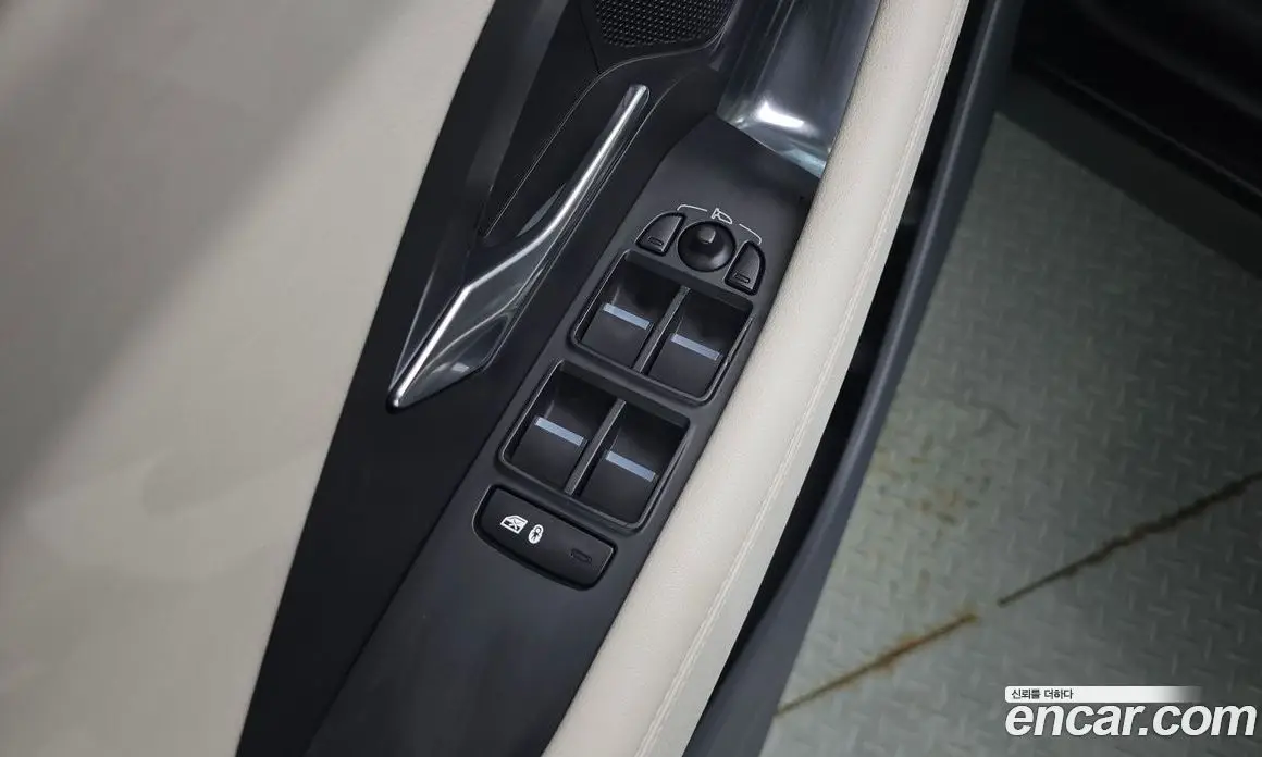 Jaguar E-Pace 2018 2.0 автомат (гидро), фото 30